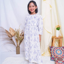 Muat gambar ke penampil Galeri, Maxi Poplin Dress/ Ghamis Anak Perempuan Putih/ Rodeo Junior Girl Sunny Garden