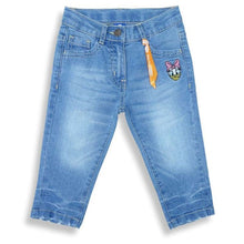 Load image into Gallery viewer, Jeans / Celana 3/4 Anak Perempuan / Daisy Duck / Light Blue Washed Denim