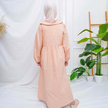 Load image into Gallery viewer, Maxi Dress/ Ghamis Anak Perempuan Peach/ Daisy Lovely Days